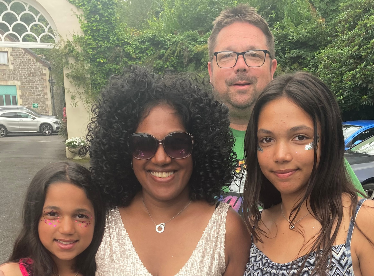 Van afro Toby Rosie Lily